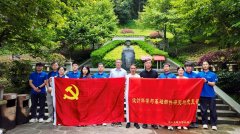 引领青年走出尝试室、讲堂和书本